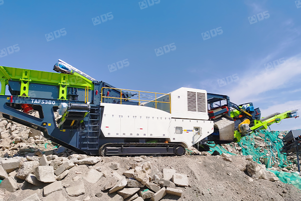 TRACKED CRUSHING SCREENING COMBINATION